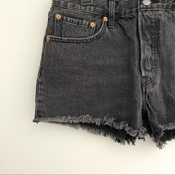 LEVIS 501 Black Button Fly Distressed Raw Hem Jean Shorts Size 31 - Picture 4 of 10